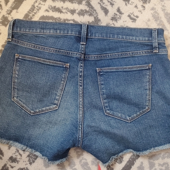 Gap 1969 Authentic Summer Short Sz 29. Denim Shorts Frayed Hem - Picture 2 of 4